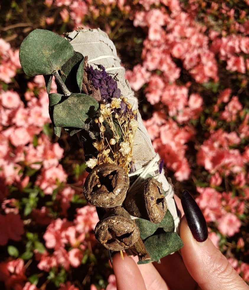 Blue Sage, Eucalyptus, Lavender & Baby's Breath 4" Smudge